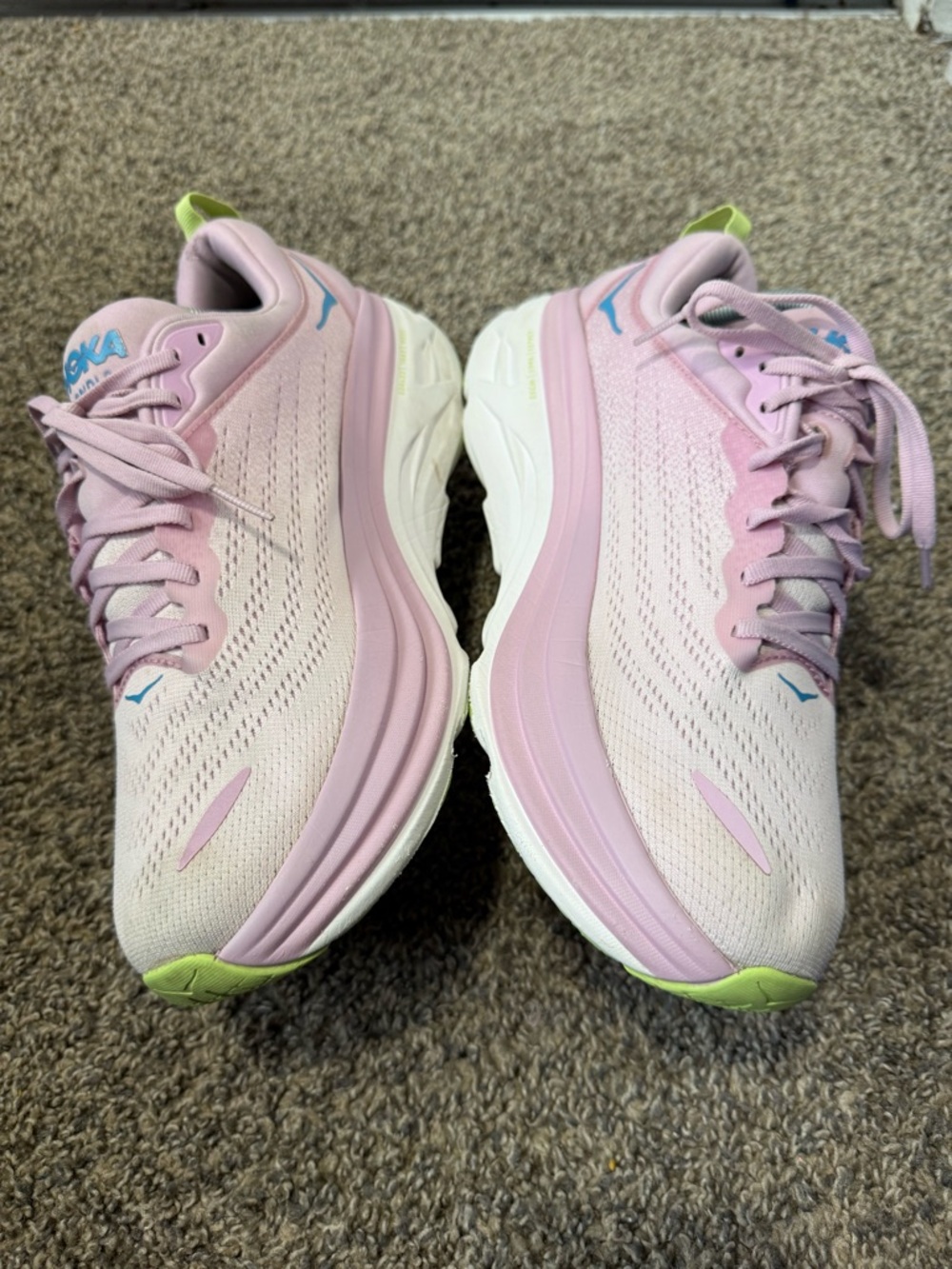 Hoka one one bondi 8 Women's Pink Running Shoe with Blue Logo - Picture 4 of 7